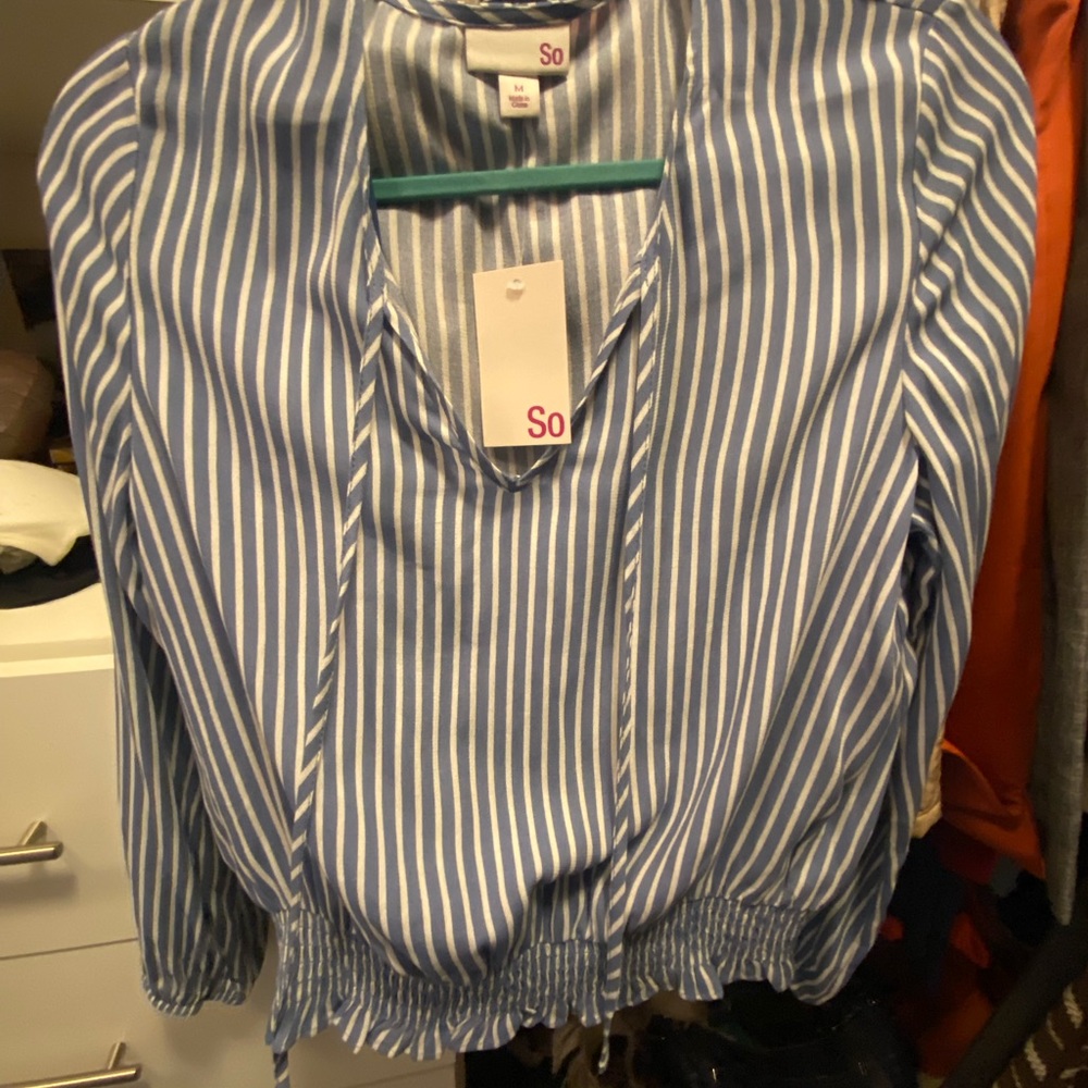Cute blue and white striped top Size M